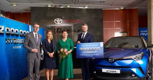 Toyota a vândut mașina hibrid cu numărul 2.000.000 în Europa