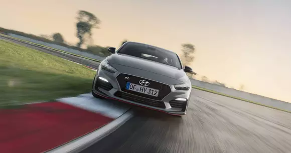 Hyundai i30 N Fastback se prezintă înainte de Paris
