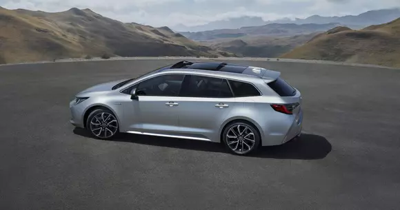 Toyota Corolla Touring Sports: Noul break compact al niponilor