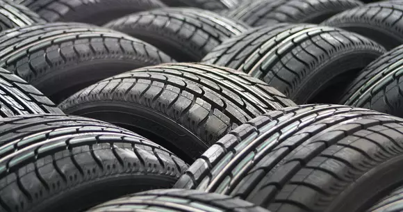 (P) Cum se fabrică anvelopele auto. ABC-ul producerii cauciucului perfect