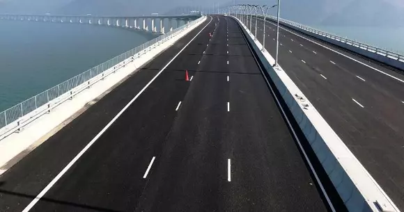 A fost inaugurat cel mai lung pod maritim din lume