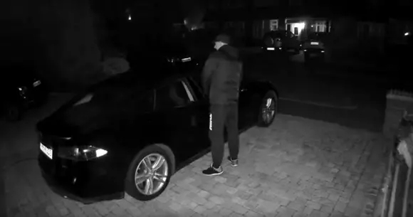Cum se fură o Tesla Model S