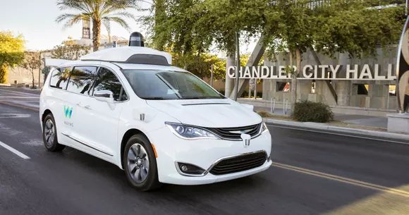 Mașinile autonome Waymo au parcurs 16 milioane de kilometri