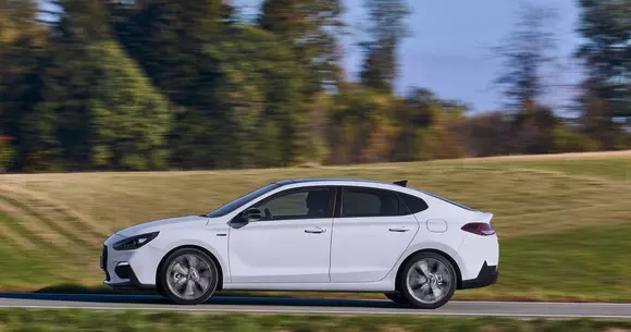 Hyundai a prezentat oficial i30 Fastback N Line