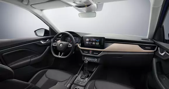 Skoda Scala își arată interiorul - curat cu linii simple