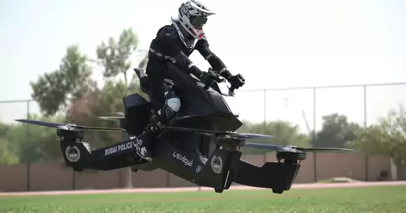 Poliția din Dubai folosește motociclete zburătoare