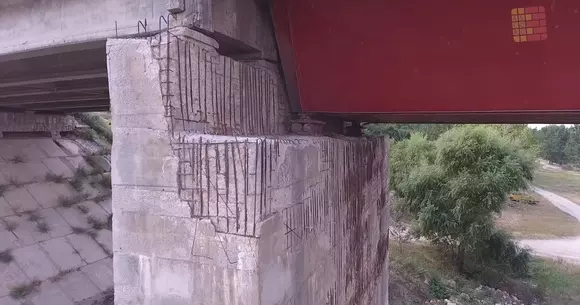 Pericol pentru circulație: podul peste Argeș de la Adunatii Copaceni