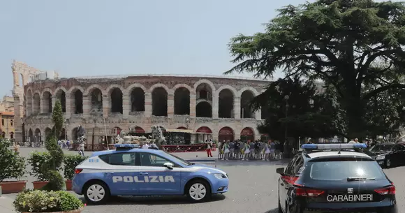 Mașinile românilor au început să fie ridicate de poliția din Italia