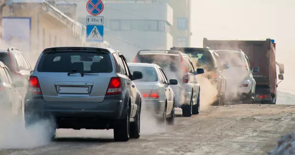 Cum se încurajează cumpărarea de mașini electrice: taxe uriașe pentru automobilele NOI pe benzină și diesel