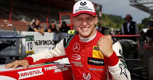 Mick Schumacher a semnat cu Ferrari și este mai aproape ca niciodată de Formula 1