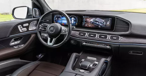 Mercedes me: Clienții noilor modele Mercedes își pot downloada opționalele