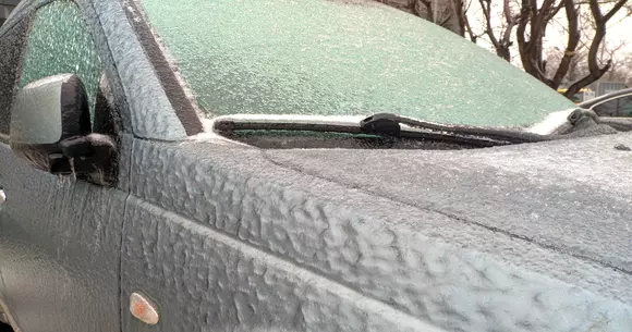 Freezing rain: Cum să dezgheți ușile mașinii în mod eficient?