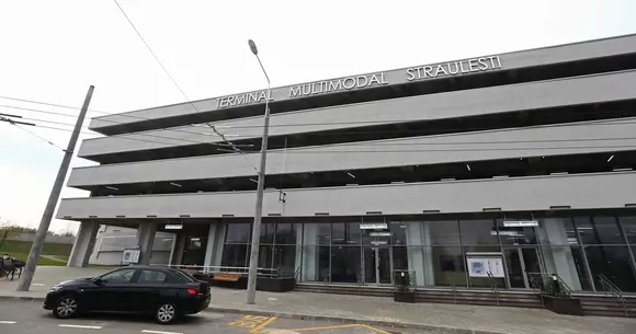 Metrorex înjumătățește tariful parcării Străulești, în speranța că șoferii chiar o vor folosi