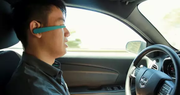 Mulțumită acestei căști handsfree, nu vei adormi niciodată la volan