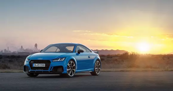 Audi nu renunță la TT, dar îl transformă în cu totul altceva. La revedere, coupé frumos!