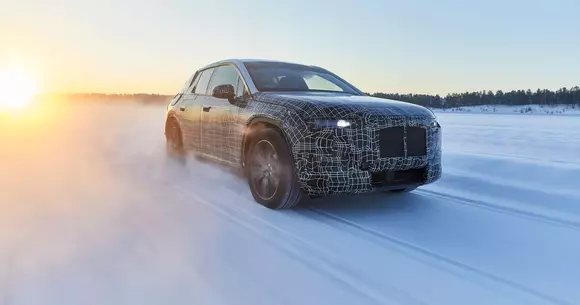 Au început testele de iarnă cu prototipul SUV-ului electric BMW iNext