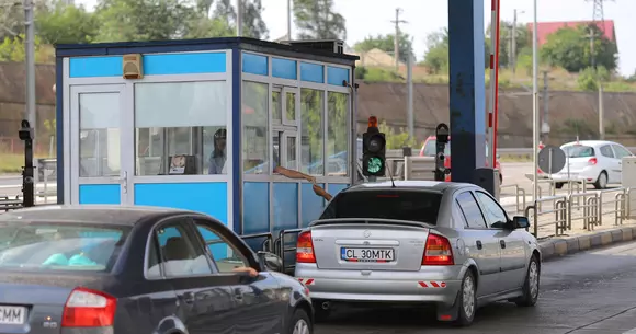 Decizia Senatului: Nu mai plătim taxă de pod când mergem la mare