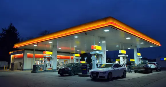 A alimentat de 23 de ori fără să plătească, de la același lanț de benzinării