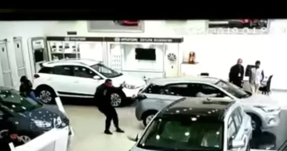 Video: Coșmar la o reprezentanță Hyundai din India