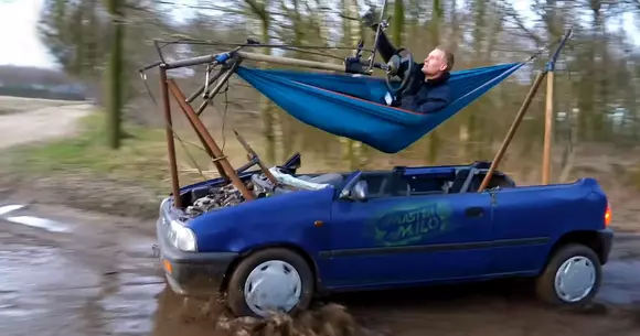 Mașina-hamac ar putea fi cel mai absurd hibrid pe care îl vom vedea vreodată