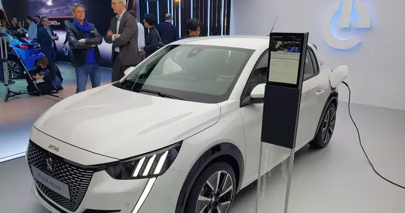 Galerie foto: Noul Peugeot 208 are și o versiune electrică