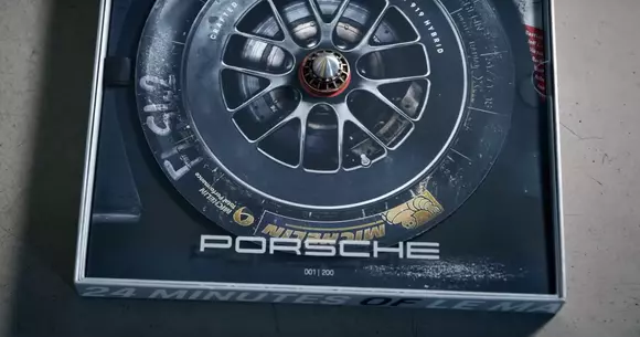 Atenție, hipsteri! Porsche vinde acum și viniluri