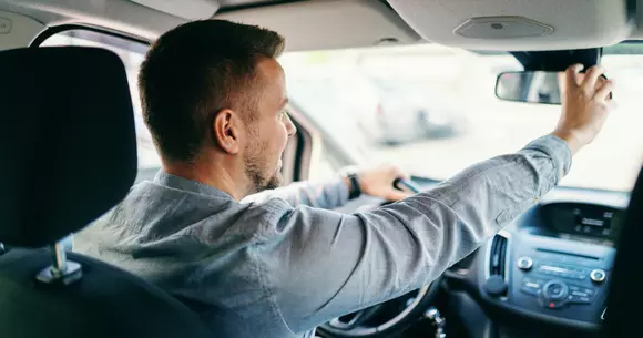 5 obiecte care nu trebuie să lipsească din mașina unui șofer responsabil