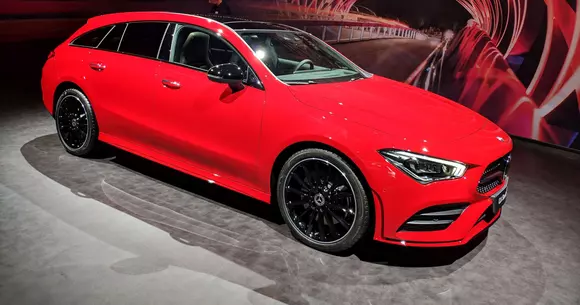 Noul Mercedes-Benz CLA Shooting Brake seduce prin valențele practice