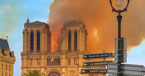 Nissan ajută la reconstrucția Catedralei Notre-Dame. Cu cât contribuie constructorul auto?