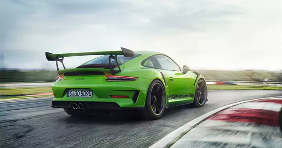 Lacrimi în ochii pasionaților: era motoarelor aspirate se apropie de sfârșit