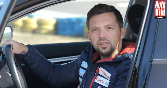 Pilotul Adrian Grigore îți explică circulația corectă a mâinilor pe volan