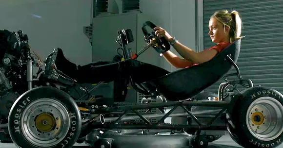 Honda lansează cea mai rapidă mașină de tuns iarba, cu o viteză maximă de 240 km/h