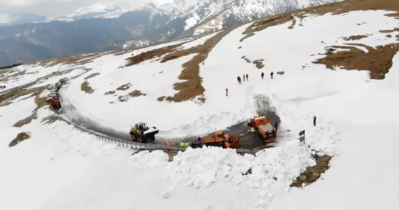 Transalpina, sub zăpezi - Ce fac autoritățile în această privință?