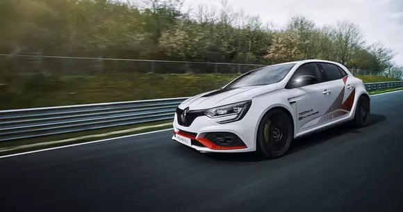Renault Megane R.S. TROPHY-R stabileşte un nou record pe Nürburgring