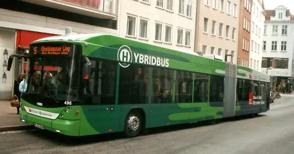 Primăria Capitalei cumpără 130 de autobuze hibride. Ce constructor le va furniza?
