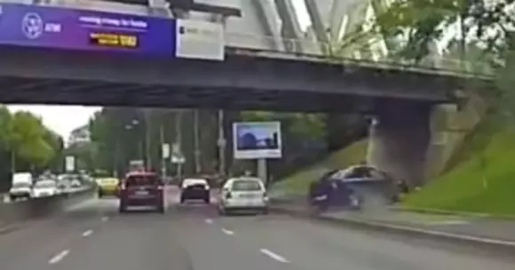 Șoferul de Touareg care a împins un Logan în afara șoselei a fost condamnat