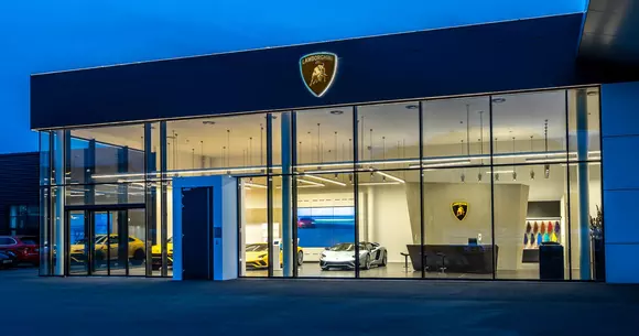 Lamborghini a redeschis ieri showroomul din București