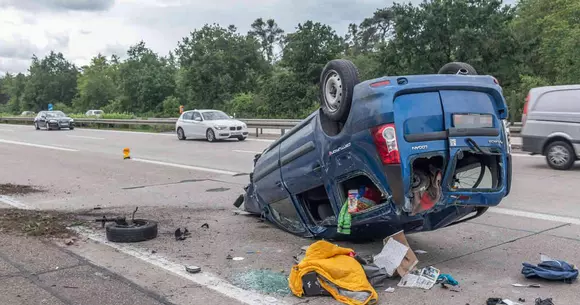 Un Logan MCV condus cu 180 km/h a provocat haos pe autostradă. Cine e şoferul inconştient