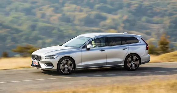 Volvo V60 T6 AWD - pentru familiști grăbiți