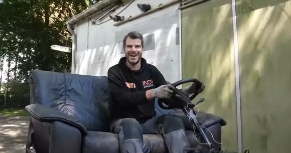 Canapeaua pe roți - Invenția care duce confortul la un alt nivel