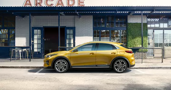 Prima imagine cu noul crossover Kia XCeed