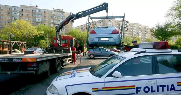 CGMB a votat: mașinile parcate neregulamentar în București vor fi ridicate