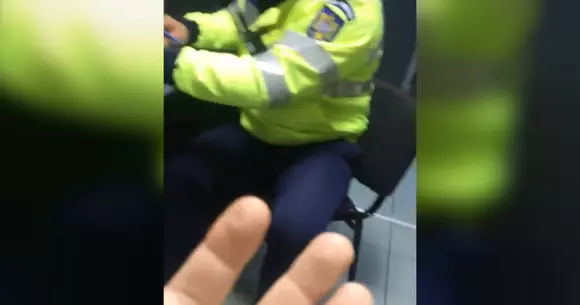 Șofer bătut de polițiști, după ce ar fi refuzat recoltarea de sânge: „Nu am refuzat nimic!”