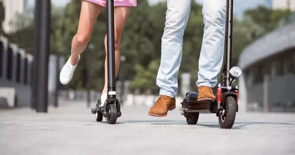 2 din 10 români vor circula pe trotinete electrice până la sfârșitul anului
