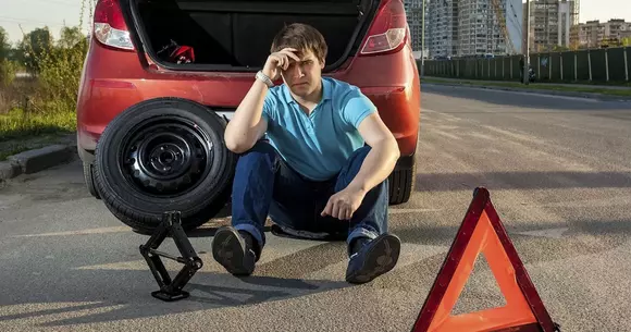 Ce îți oferă cardurile de asistență rutieră 9695?