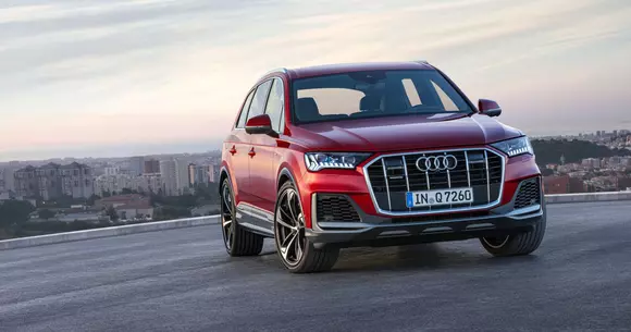 Audi Q7 facelift va umple străzile începând din septembrie