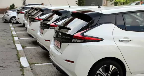 Un nou serviciu de e-car sharing cu o flotă formată exclusiv din autoturisme electrice