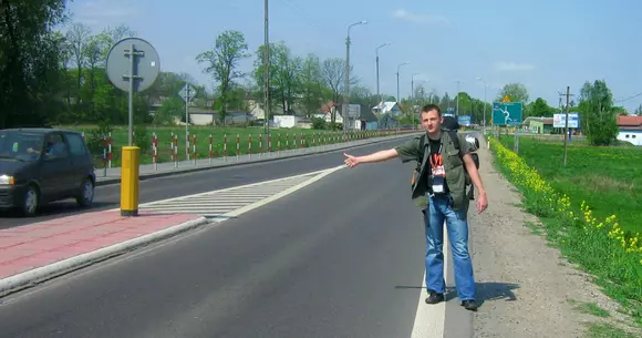 Autostopul - Ce spune legea despre deplasarea cu mașini de ocazie
