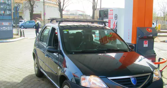 Câți litri de benzină poate cumpăra un român cu salariul mediu, față de alți europeni