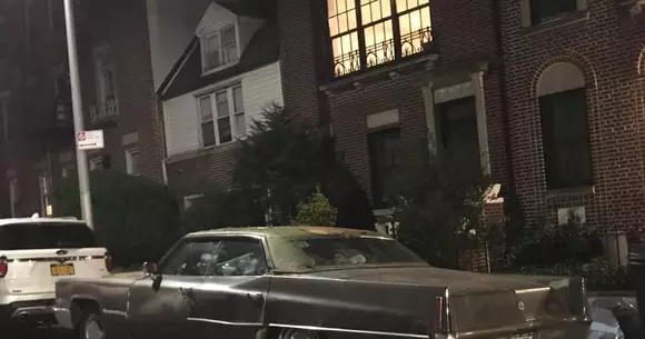 Acest Cadillac a fost ridicat de autorități după 25 de ani. Vecinii spun că au pierdut un simbol